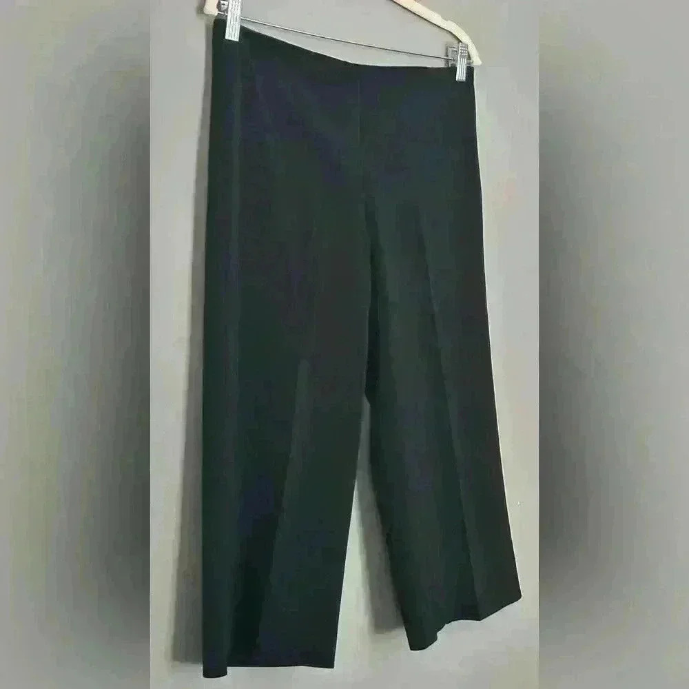 White House Black Market Cropped Black Pants (381) - Picture 3 of 13